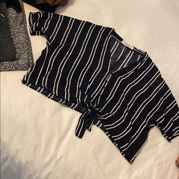 Womens blouse - Picture 2 of 4